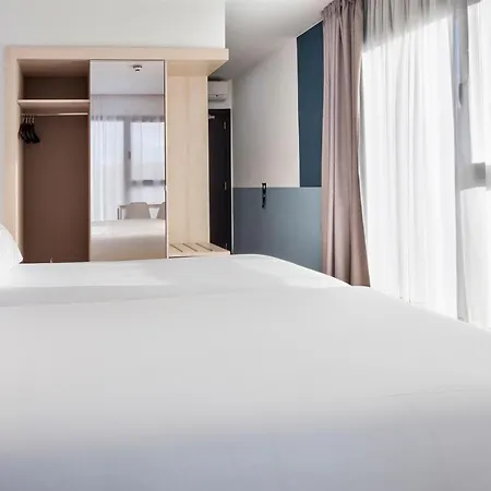 ホテル B＆b ドノスティア アエロプエルト 3*