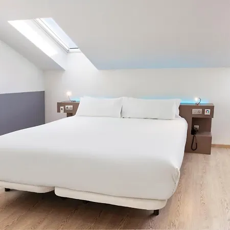 ホテル B＆b ドノスティア アエロプエルト 3*